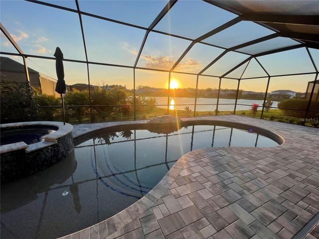 2024 WOODLEAF HAMMOCK COURT, Bradenton, FL 34211