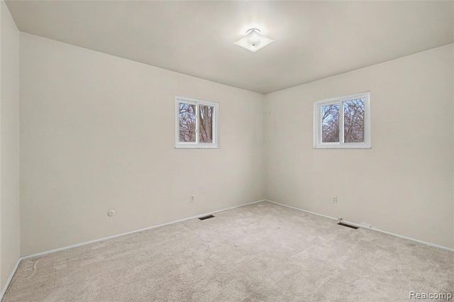 2221 E Bristol Road, Burton, MI 48529