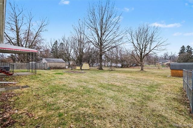 2221 E Bristol Road, Burton, MI 48529