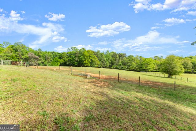 1407 Dixon Bridge Road, Maysville, GA 30558