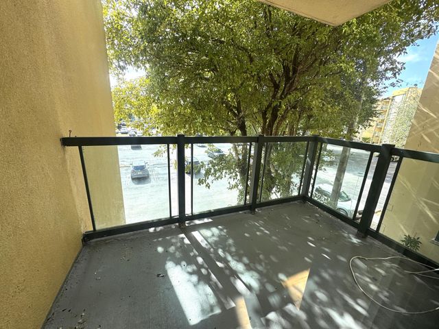 11780 SW 18th Street 318-2, Miami, FL 33175