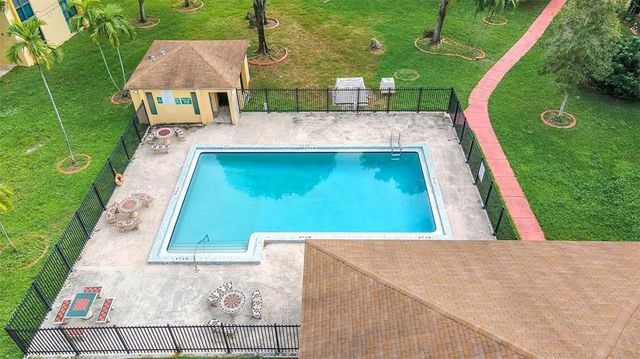 11780 SW 18th Street 318-2, Miami, FL 33175