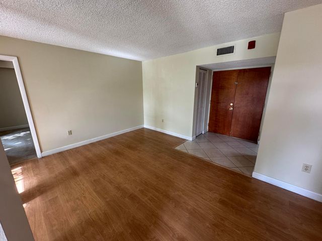 11780 SW 18th Street 318-2, Miami, FL 33175