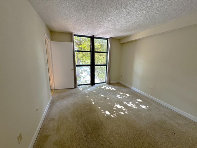 11780 SW 18th Street 318-2, Miami, FL 33175
