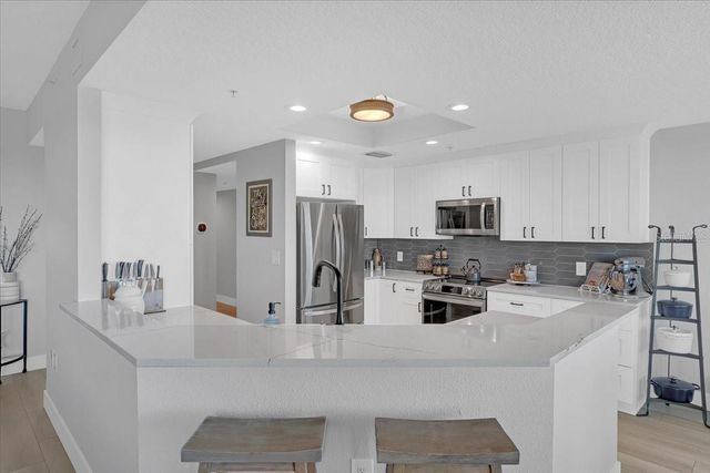 10851 MANGROVE CAY LANE NE 712, St Petersburg, FL 33716