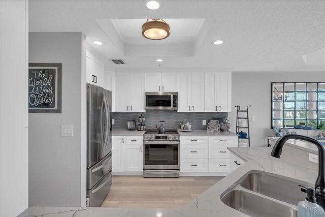 10851 MANGROVE CAY LANE NE 712, St Petersburg, FL 33716