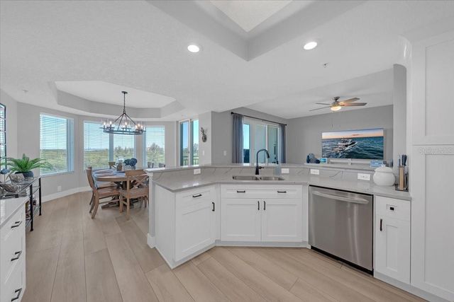 10851 MANGROVE CAY LANE NE 712, St Petersburg, FL 33716