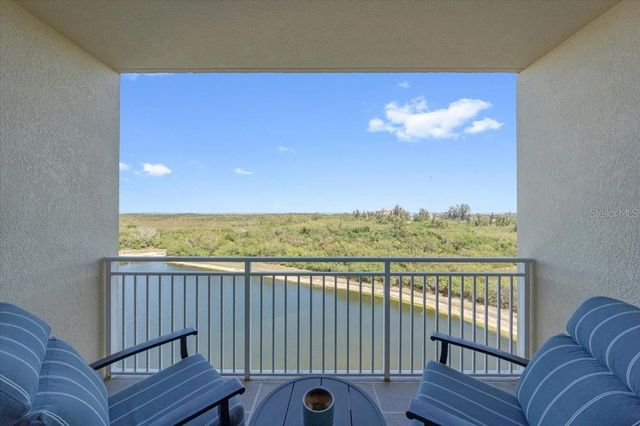 10851 MANGROVE CAY LANE NE 712, St Petersburg, FL 33716