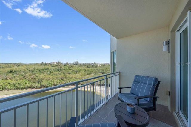 10851 MANGROVE CAY LANE NE 712, St Petersburg, FL 33716