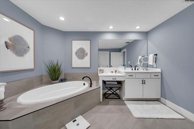 10851 MANGROVE CAY LANE NE 712, St Petersburg, FL 33716