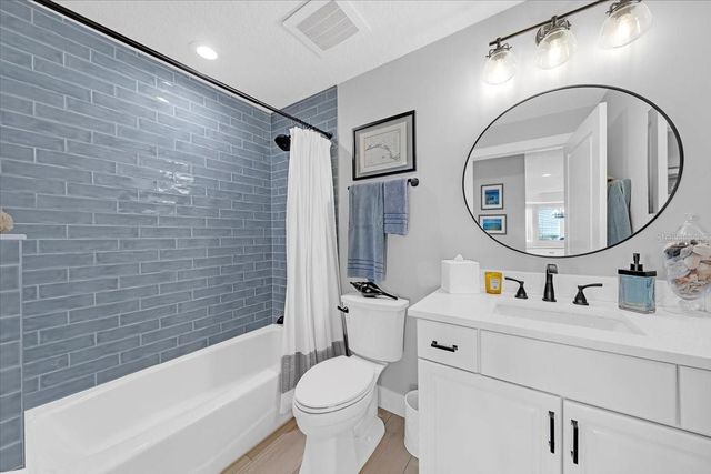 10851 MANGROVE CAY LANE NE 712, St Petersburg, FL 33716