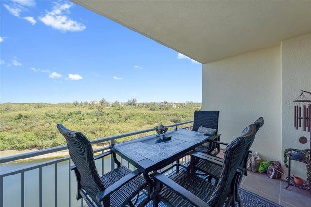 10851 MANGROVE CAY LANE NE 712, St Petersburg, FL 33716