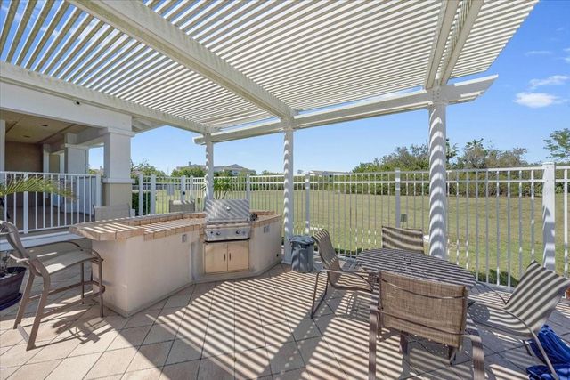 10851 MANGROVE CAY LANE NE 712, St Petersburg, FL 33716