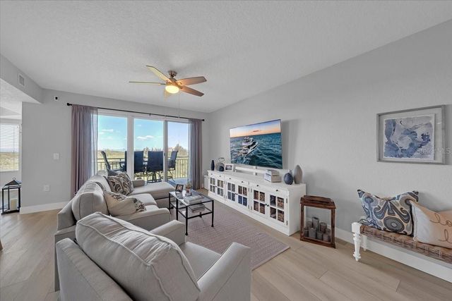 10851 MANGROVE CAY LANE NE 712, St Petersburg, FL 33716