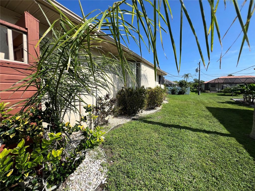 Image 44 of property listing at 19358 EDGEWATER DRIVE, Port Charlotte, FL 33948