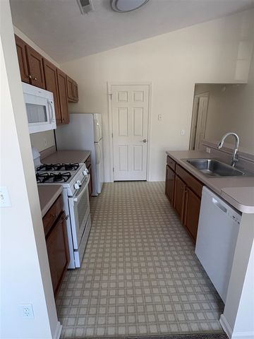 158 Hunters Lane 70, Rockford, MI 49341