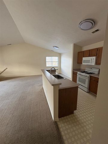 158 Hunters Lane 70, Rockford, MI 49341