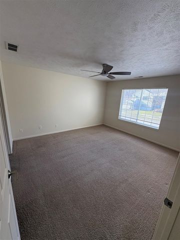 158 Hunters Lane 70, Rockford, MI 49341