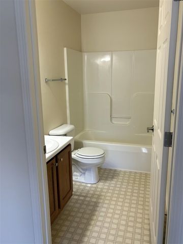 158 Hunters Lane 70, Rockford, MI 49341