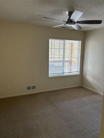 158 Hunters Lane 70, Rockford, MI 49341