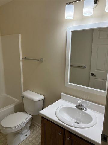 158 Hunters Lane 70, Rockford, MI 49341