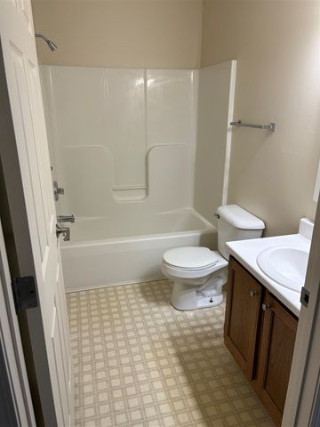 158 Hunters Lane 70, Rockford, MI 49341