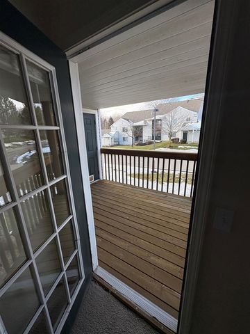 158 Hunters Lane 70, Rockford, MI 49341