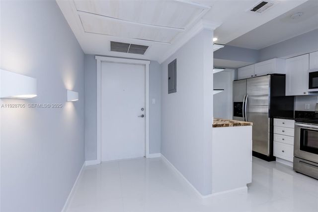 3090 N Course Dr 609, Pompano Beach, FL 33069