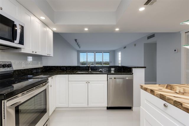 3090 N Course Dr 609, Pompano Beach, FL 33069