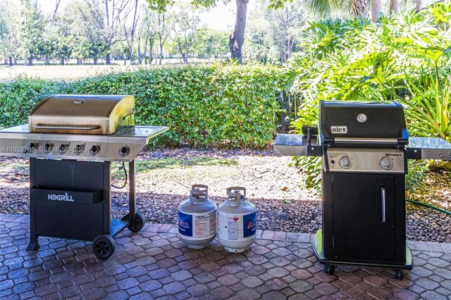 3090 N Course Dr 609, Pompano Beach, FL 33069