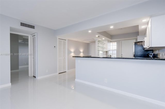 3090 N Course Dr 609, Pompano Beach, FL 33069