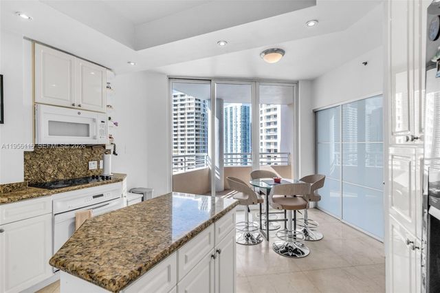 808 Brickell Key Dr 1808, Miami, FL 33131