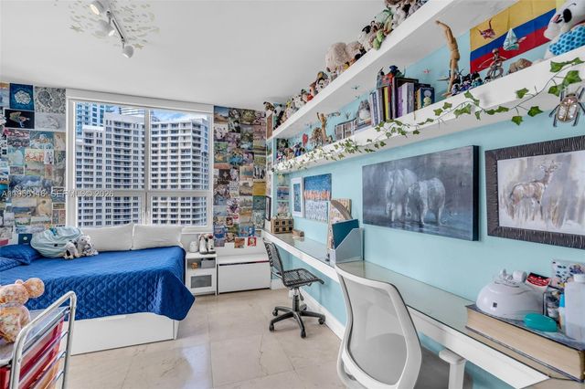808 Brickell Key Dr 1808, Miami, FL 33131