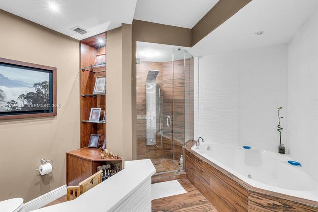 808 Brickell Key Dr 1808, Miami, FL 33131