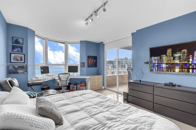 808 Brickell Key Dr 1808, Miami, FL 33131