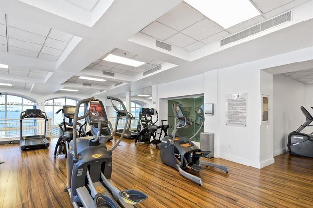 808 Brickell Key Dr 1808, Miami, FL 33131