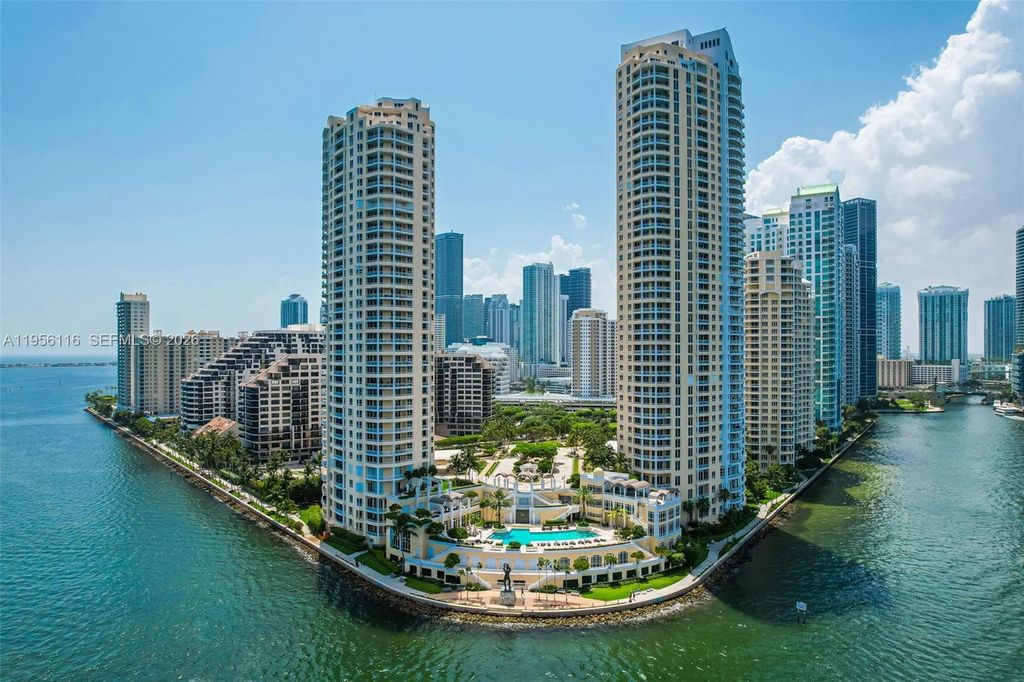 Image 46 of property listing at 808 Brickell Key Dr 1808, Miami, FL 33131