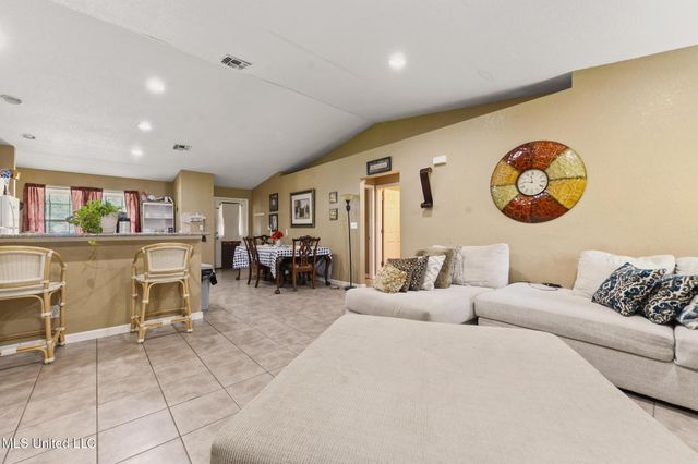 6097 E Quitman Street, Bay Saint Louis, MS 39520