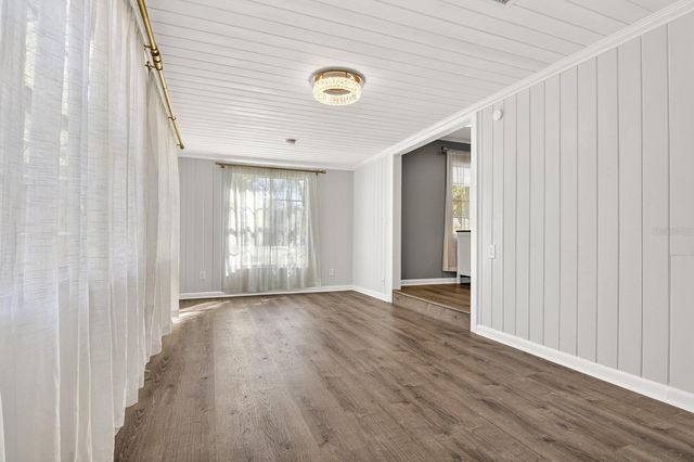 815 W LOWRY LANE, Tampa, FL 33604