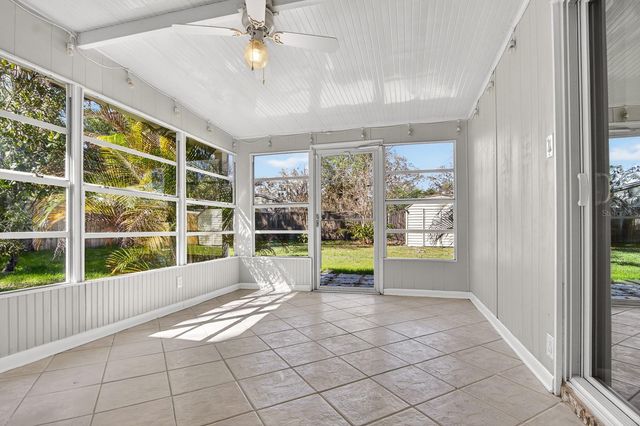 815 W LOWRY LANE, Tampa, FL 33604