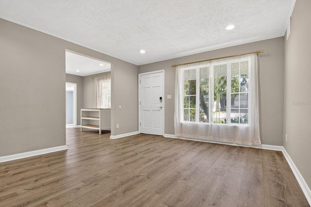 815 W LOWRY LANE, Tampa, FL 33604