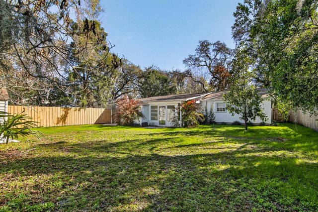 815 W LOWRY LANE, Tampa, FL 33604