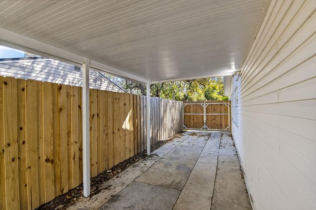 815 W LOWRY LANE, Tampa, FL 33604