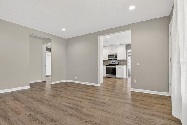 815 W LOWRY LANE, Tampa, FL 33604