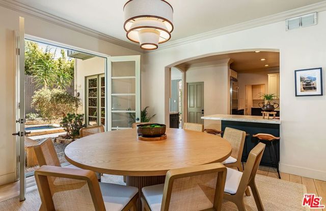 1136 N Doheny Drive, Los Angeles, CA 90069