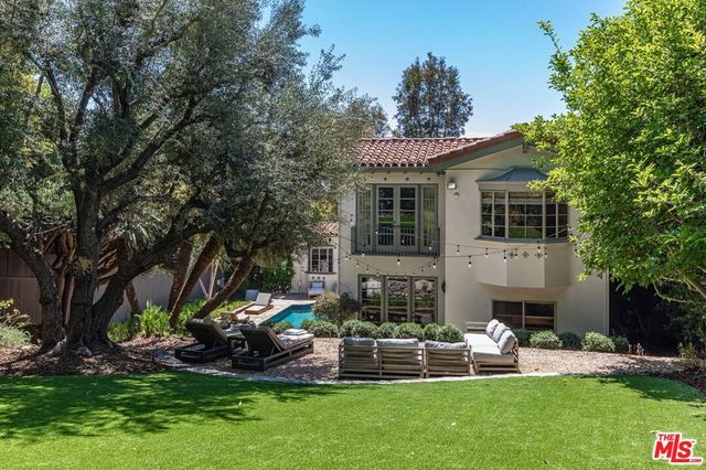 1136 N Doheny Drive, Los Angeles, CA 90069