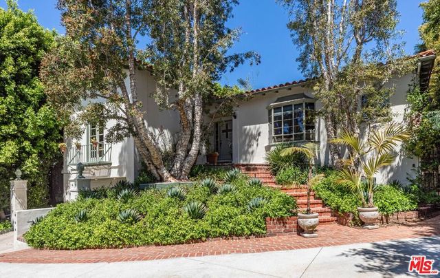 1136 N Doheny Drive, Los Angeles, CA 90069