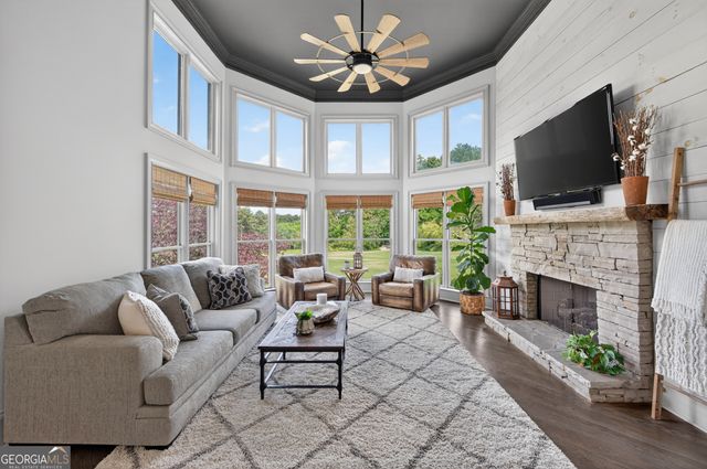 5925 Stoneleigh Drive, Suwanee, GA 30024