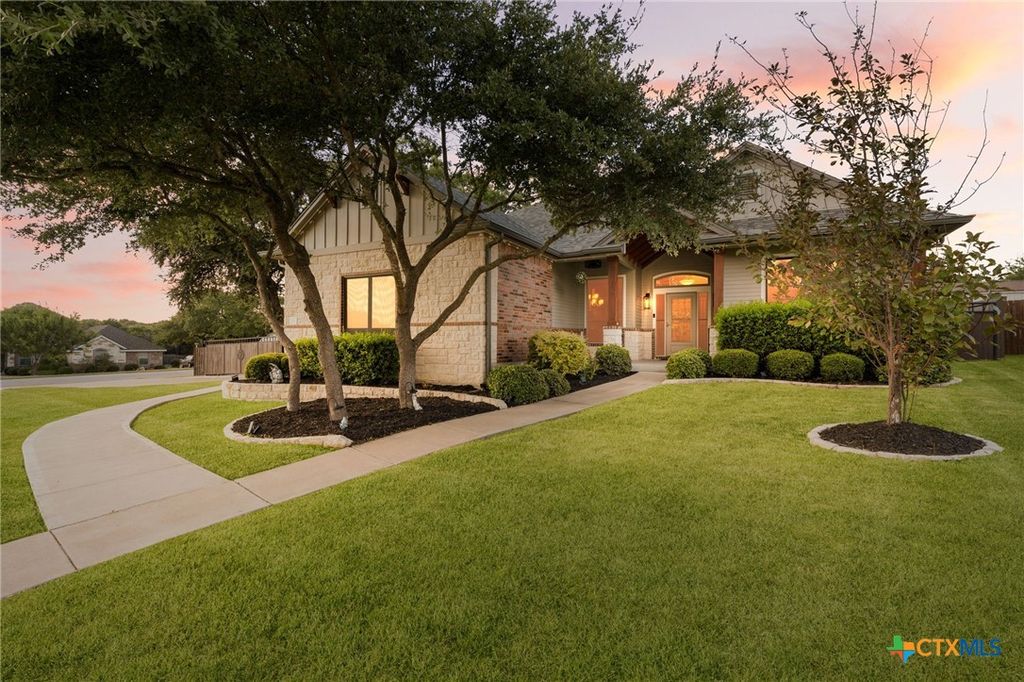 Image 1 of property listing at 123 Archstone Loop, Belton, TX 76513