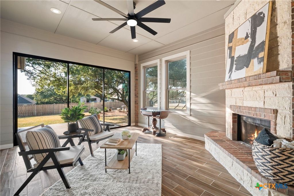Image 10 of property listing at 123 Archstone Loop, Belton, TX 76513